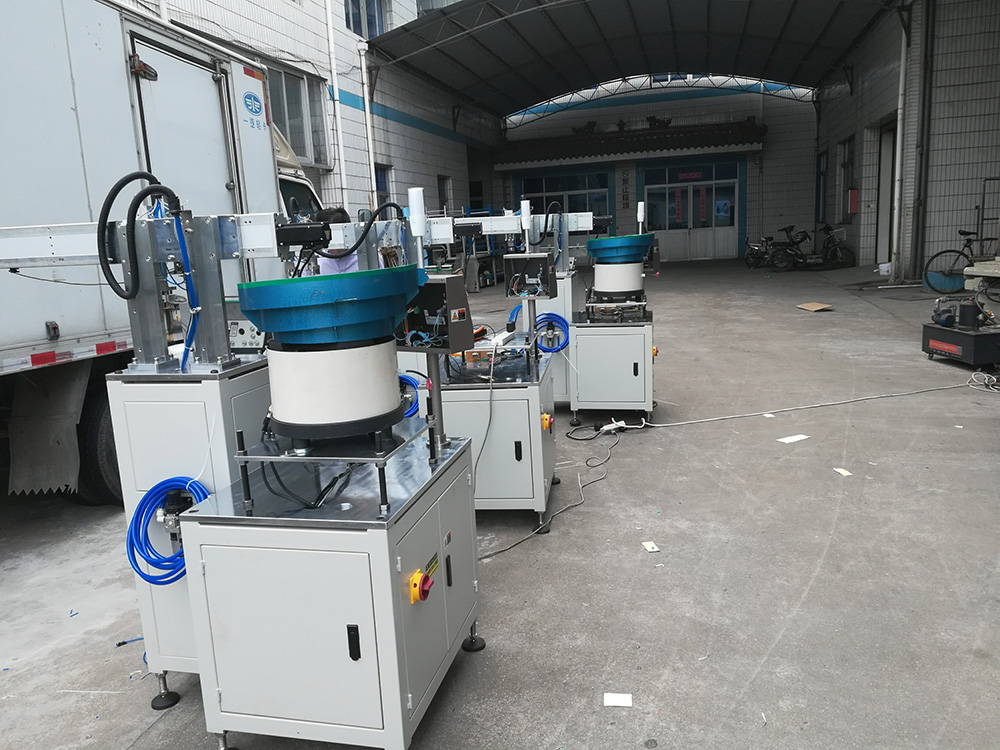 機械手自動供料設備